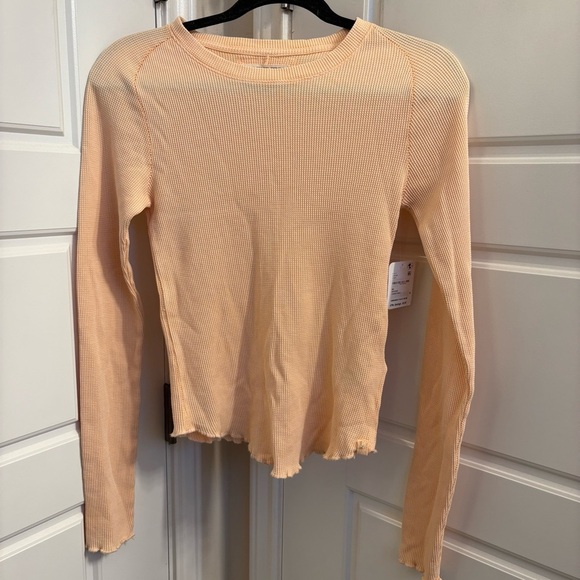 Free People NWT We the Free Easy Does It Long Sleeve Thermal in Peach Size XS - Picture 1 of 4